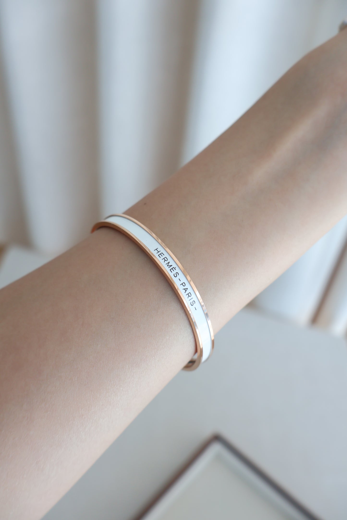 Hermes Thin Bangle White x Rose Gold (Whatsapp for Price & Grade)