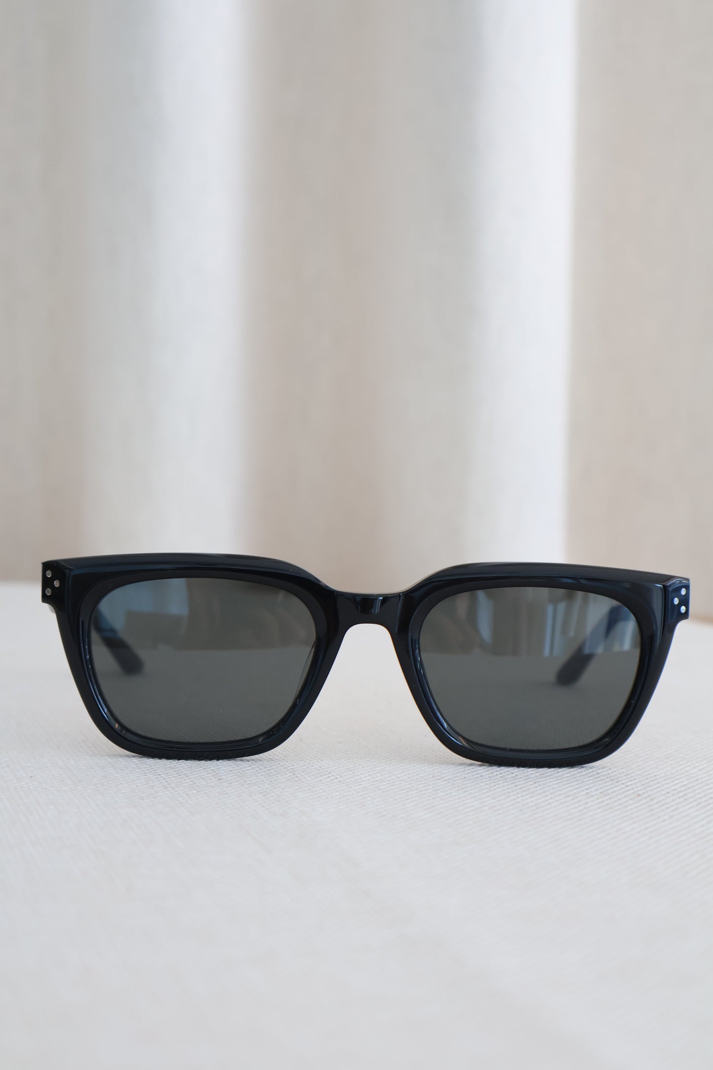 Gentle Monster Hovo 01 Sunglasses (Whatsapp for Price & Grade)