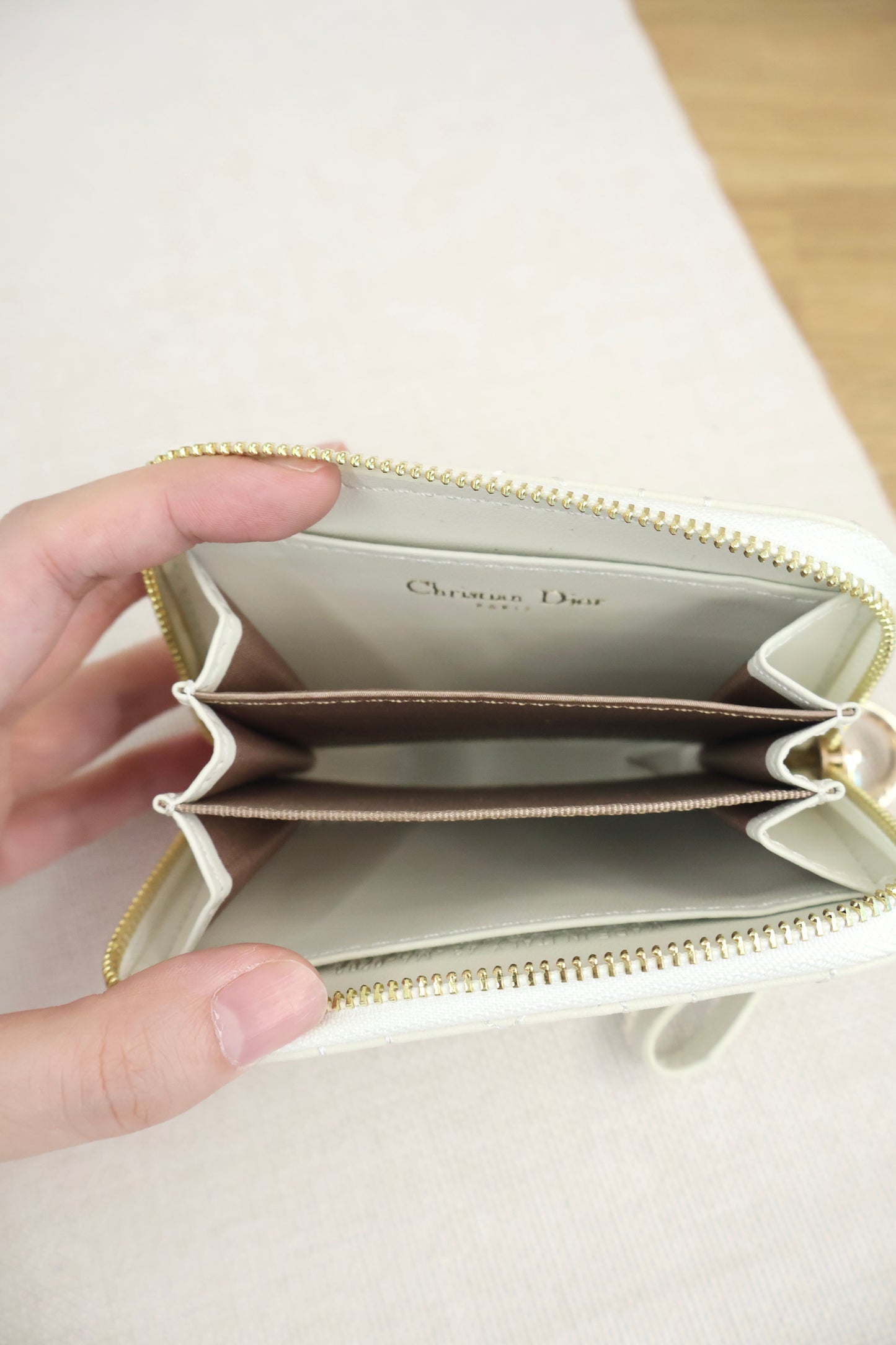 Dior White Wallet Lady Dior Voyageur Small Coin Purse (Whatsapp for Price & Grade)