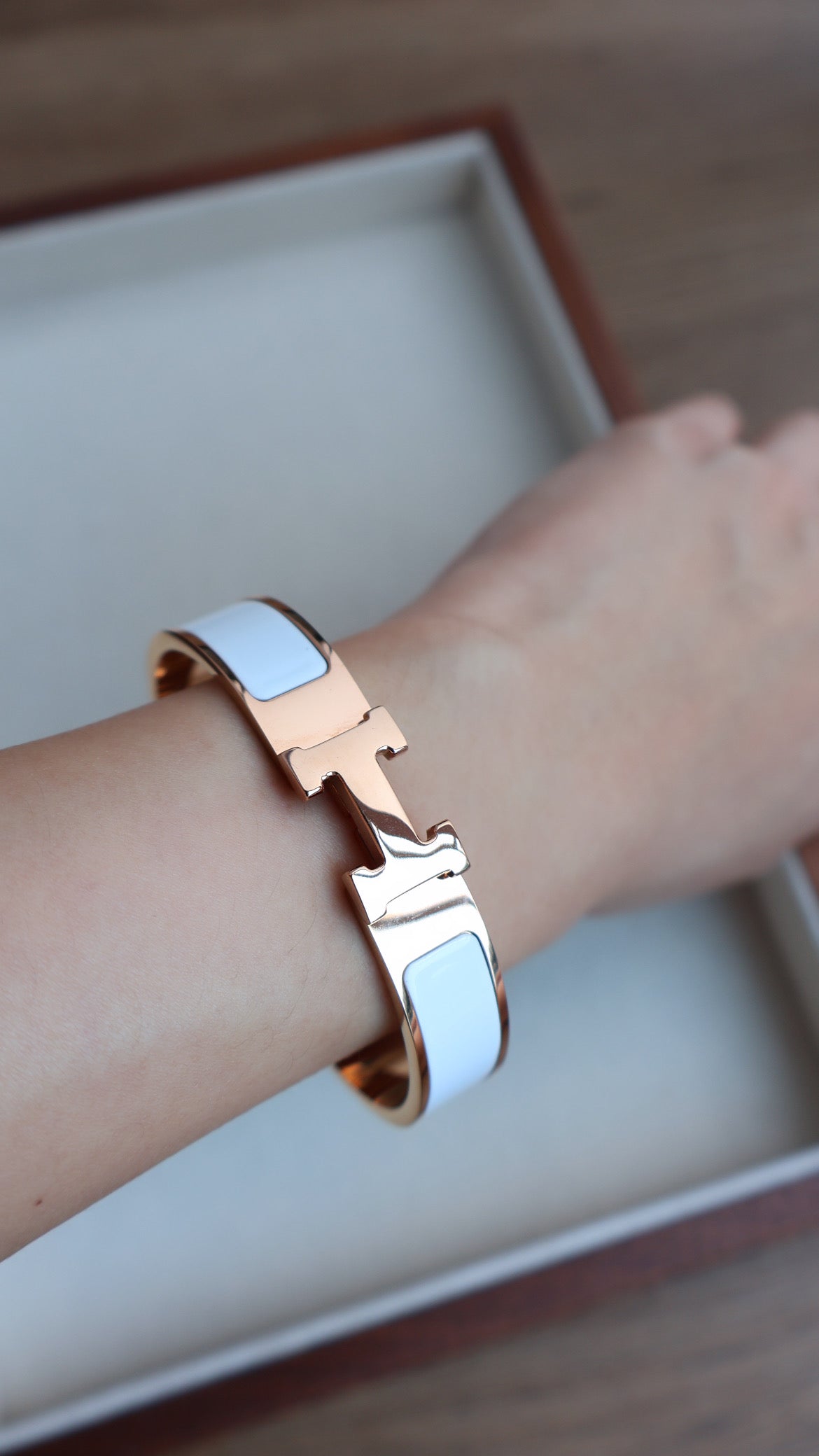 Hermes Bangle Rose Gold x White (Whatsapp for Price & Grade)