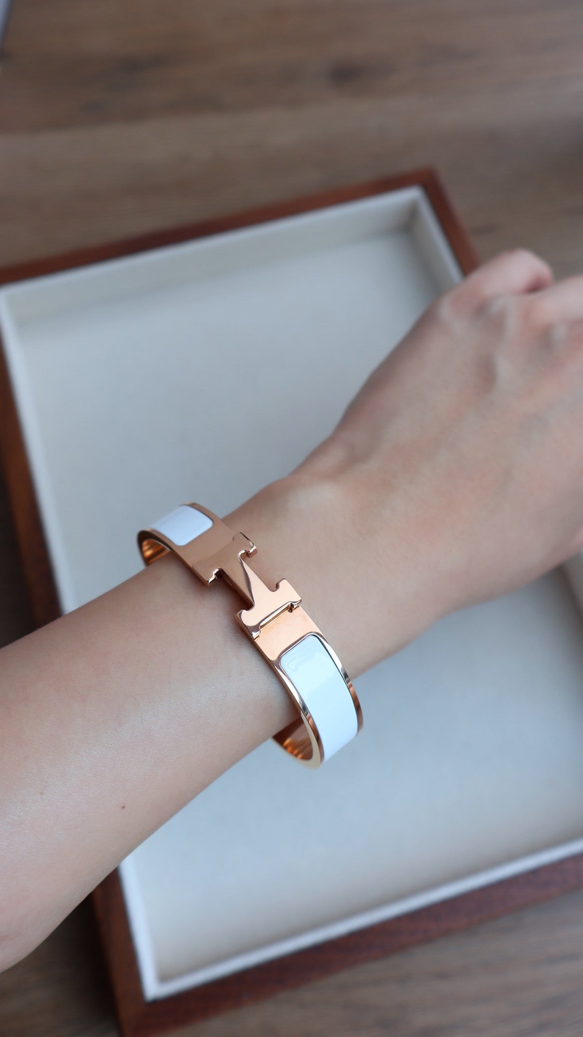 Hermes Bangle Rose Gold x White (Whatsapp for Price & Grade)