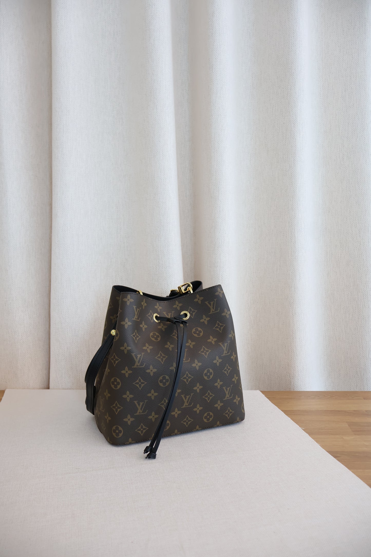 Louis Vuitton NeoNoe Monogram (Whatsapp for Price & Grade)