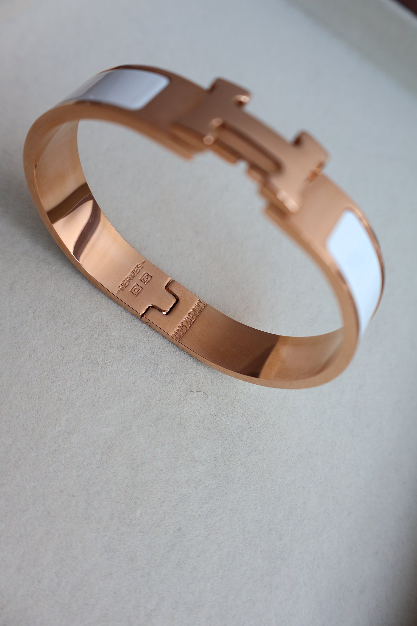 Hermes Bangle Rose Gold x White (Whatsapp for Price & Grade)