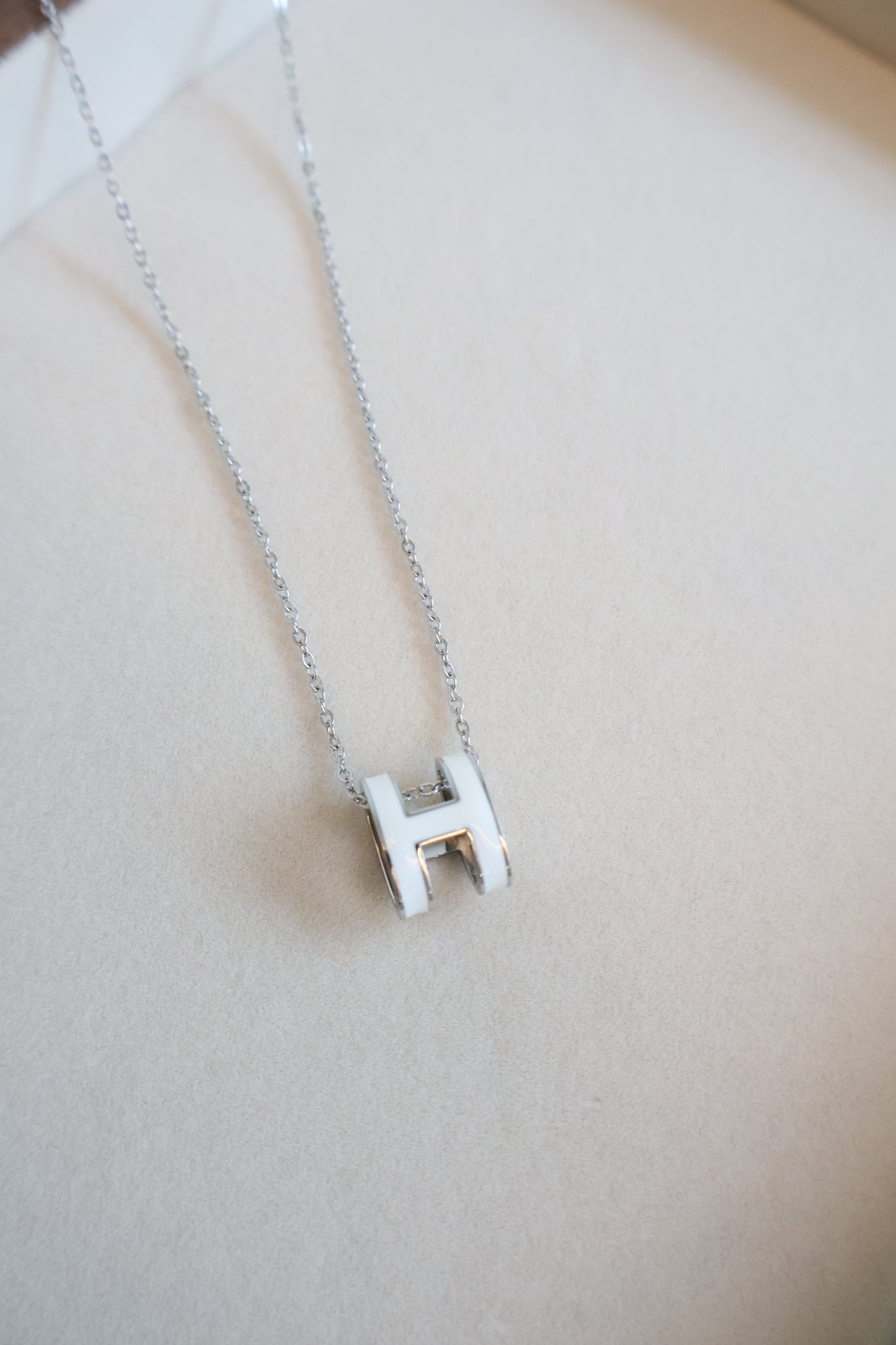 Hermes Necklace White x Silver (Whatsapp for Price & Grade)