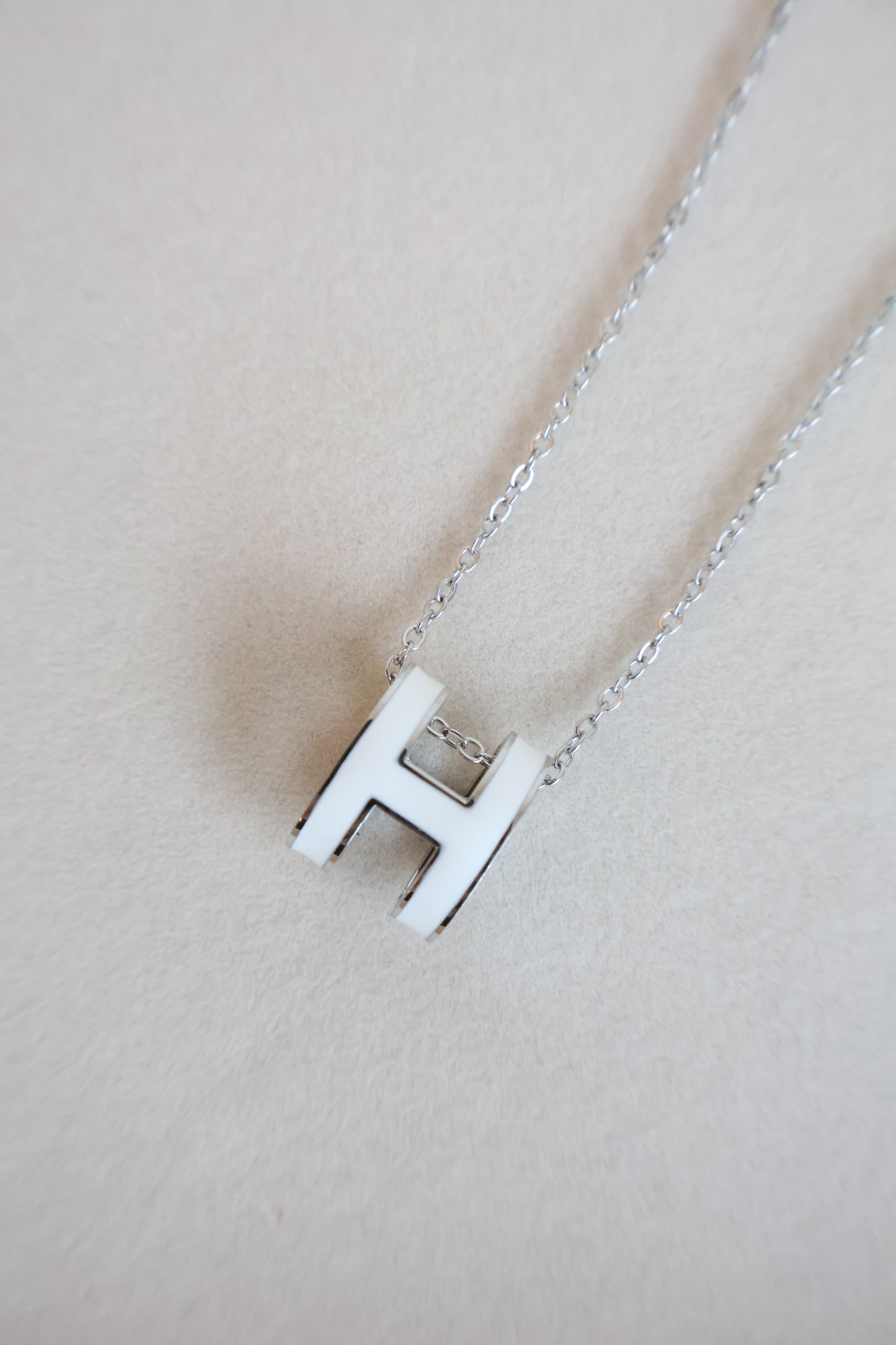 Hermes Necklace White x Silver (Whatsapp for Price & Grade)