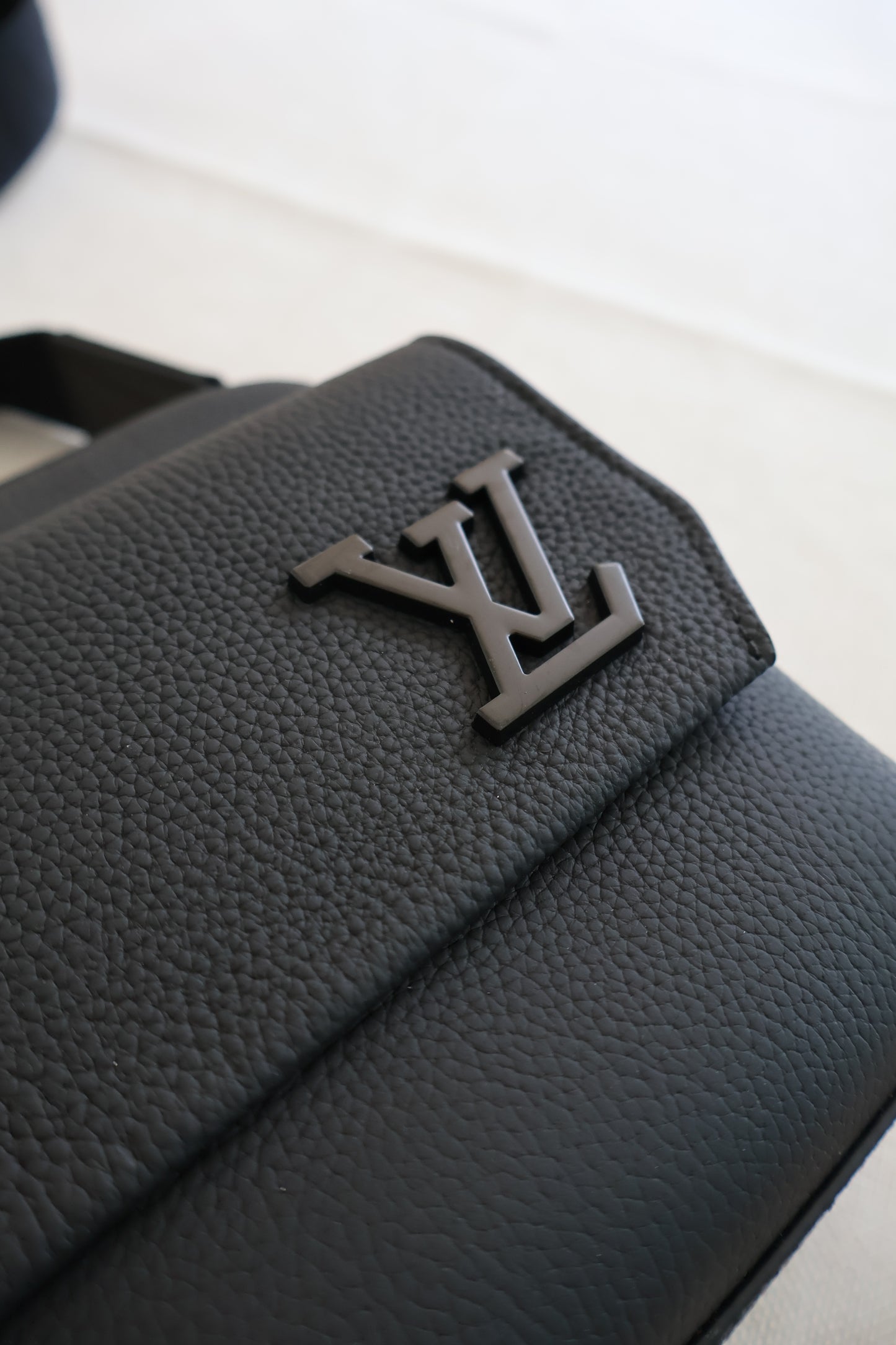 Louis Vuitton Fastline Messenger Bag Men's (Whatsapp for Price & Grade)