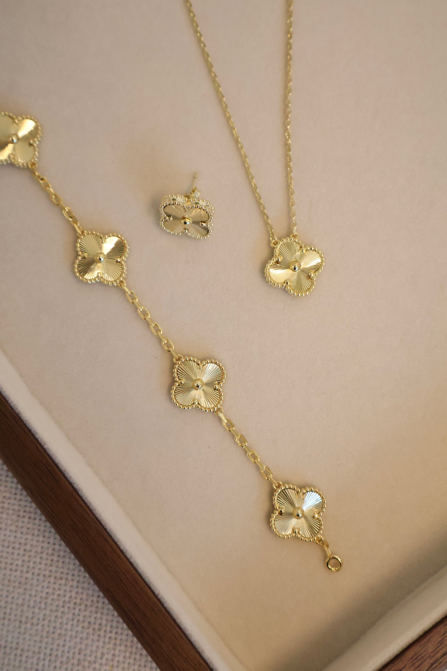 Van Cleef Gold Colour Jewelry (Whatsapp for Price & Grade)