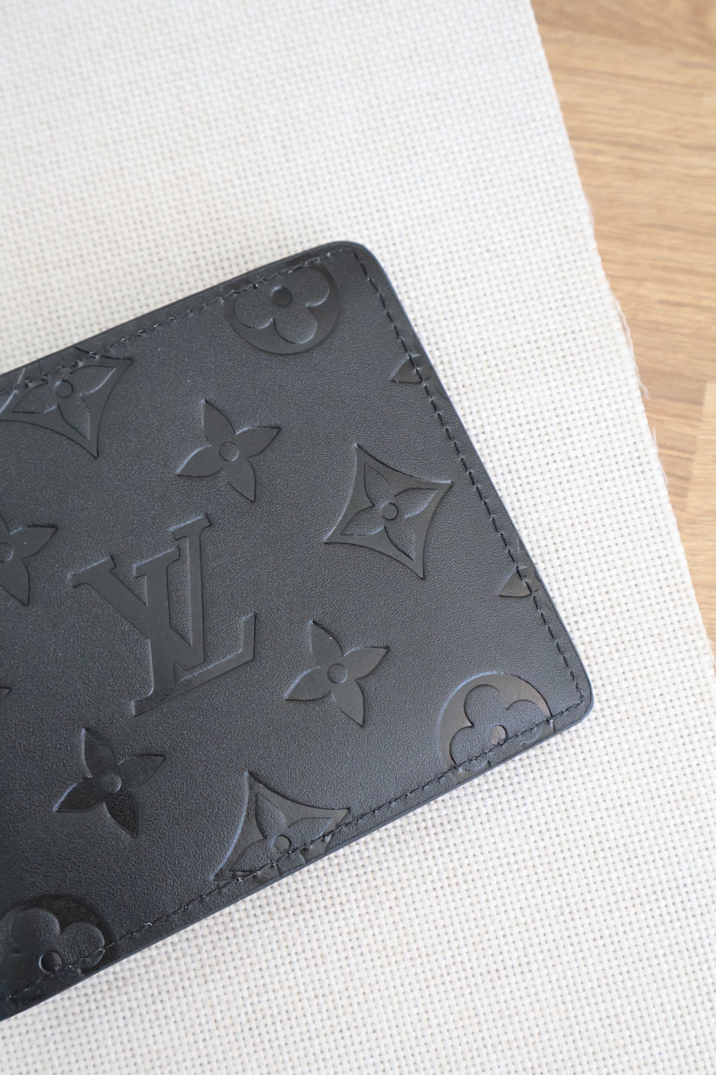 Louis Vuitton Men's Wallet Black Monogram (Whatsapp for Price & Grade)