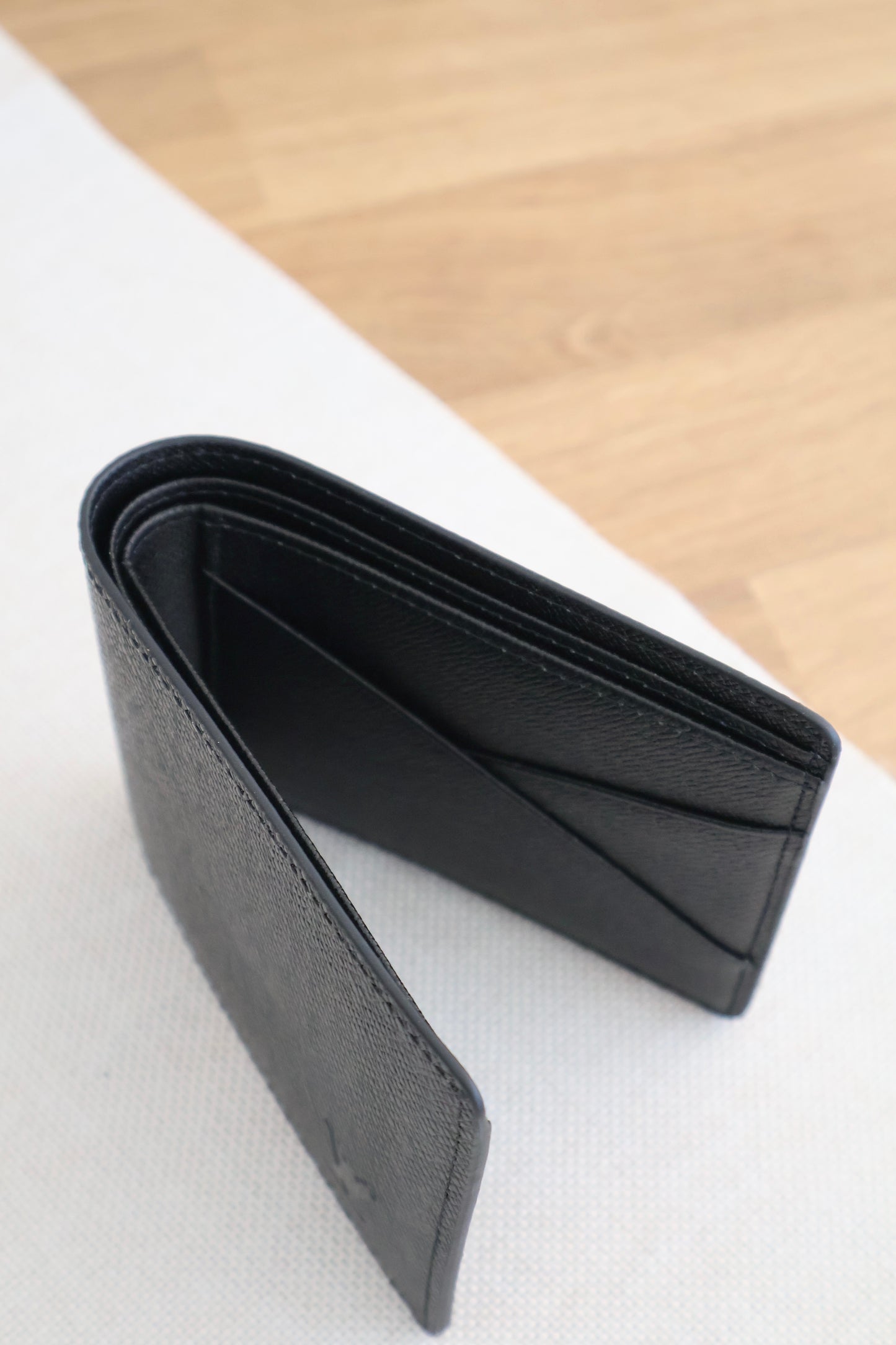 Louis Vuitton Men's Wallet Black (Whatsapp for Price & Grade)