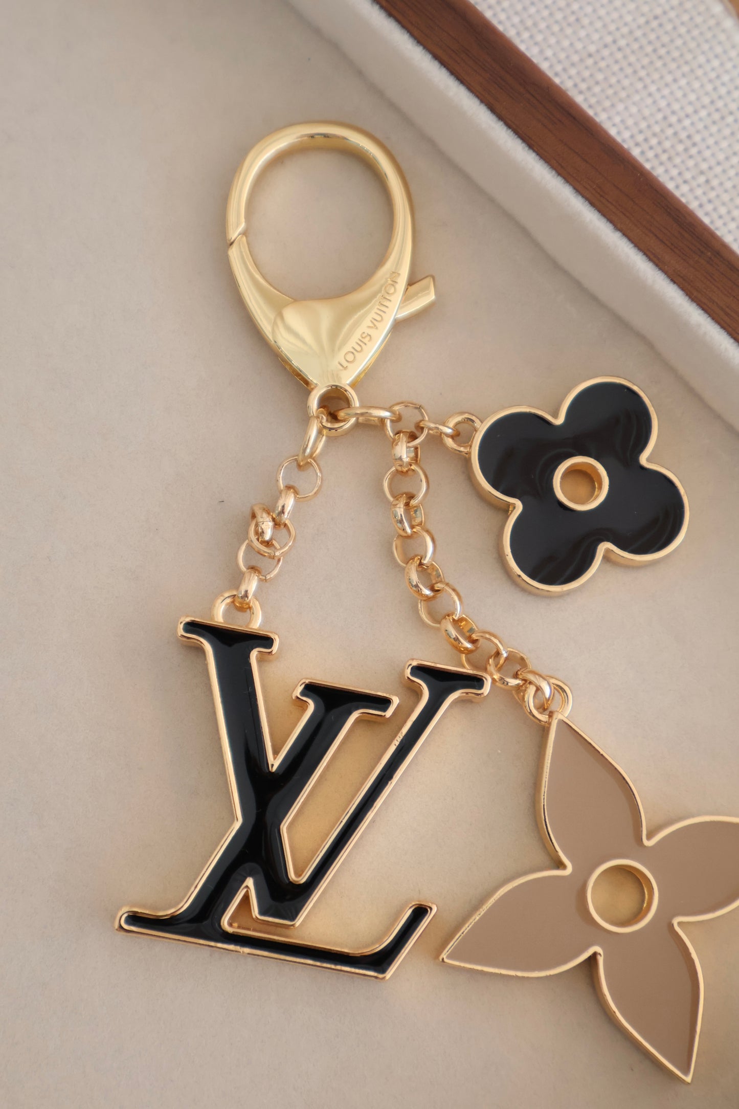 Louis Vuitton Keychain 4 Colour (Whatsapp for Price & Grade)
