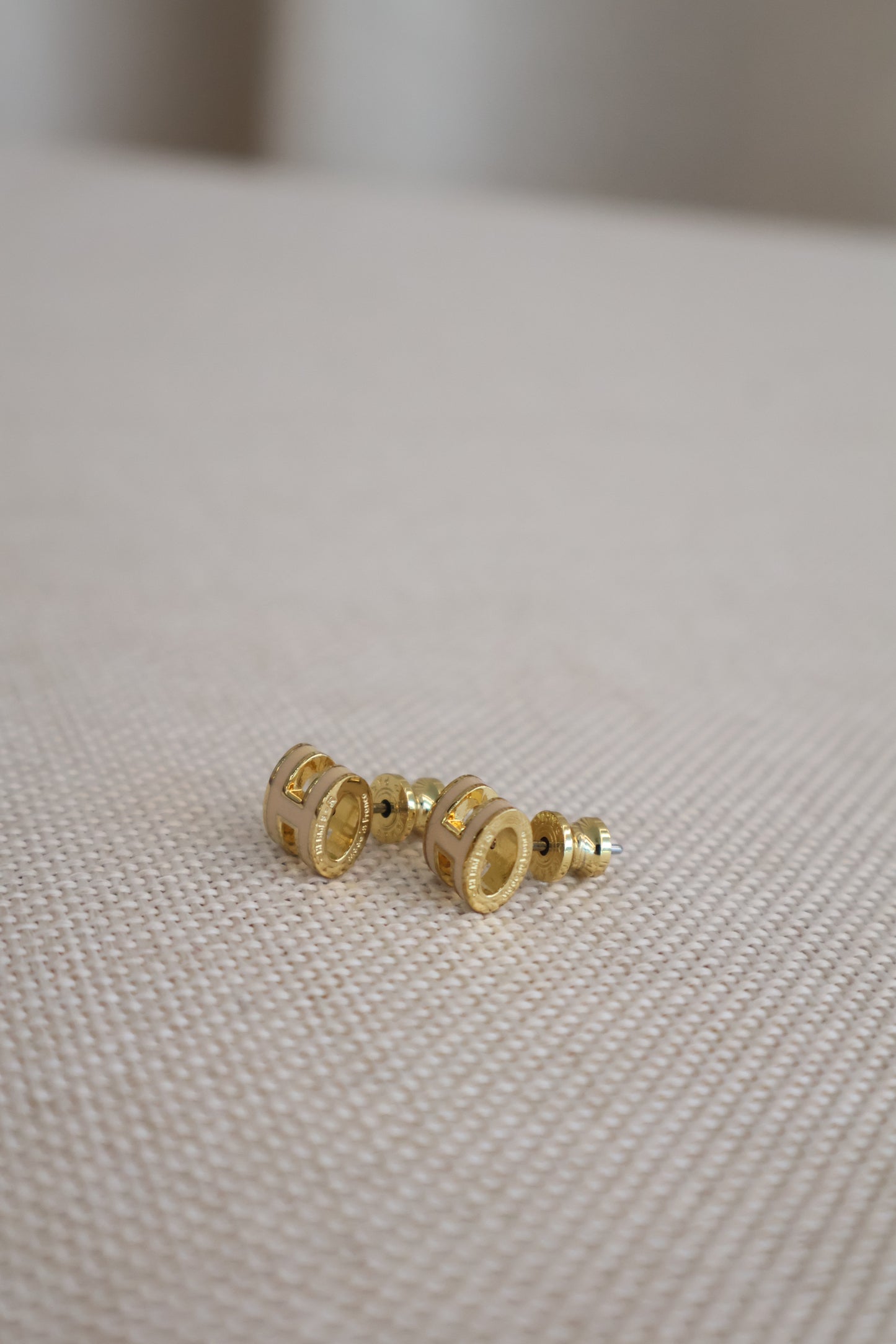 Hermes Mini Pop H Earrings Nude x Gold (Whatsapp for Price & Grade)