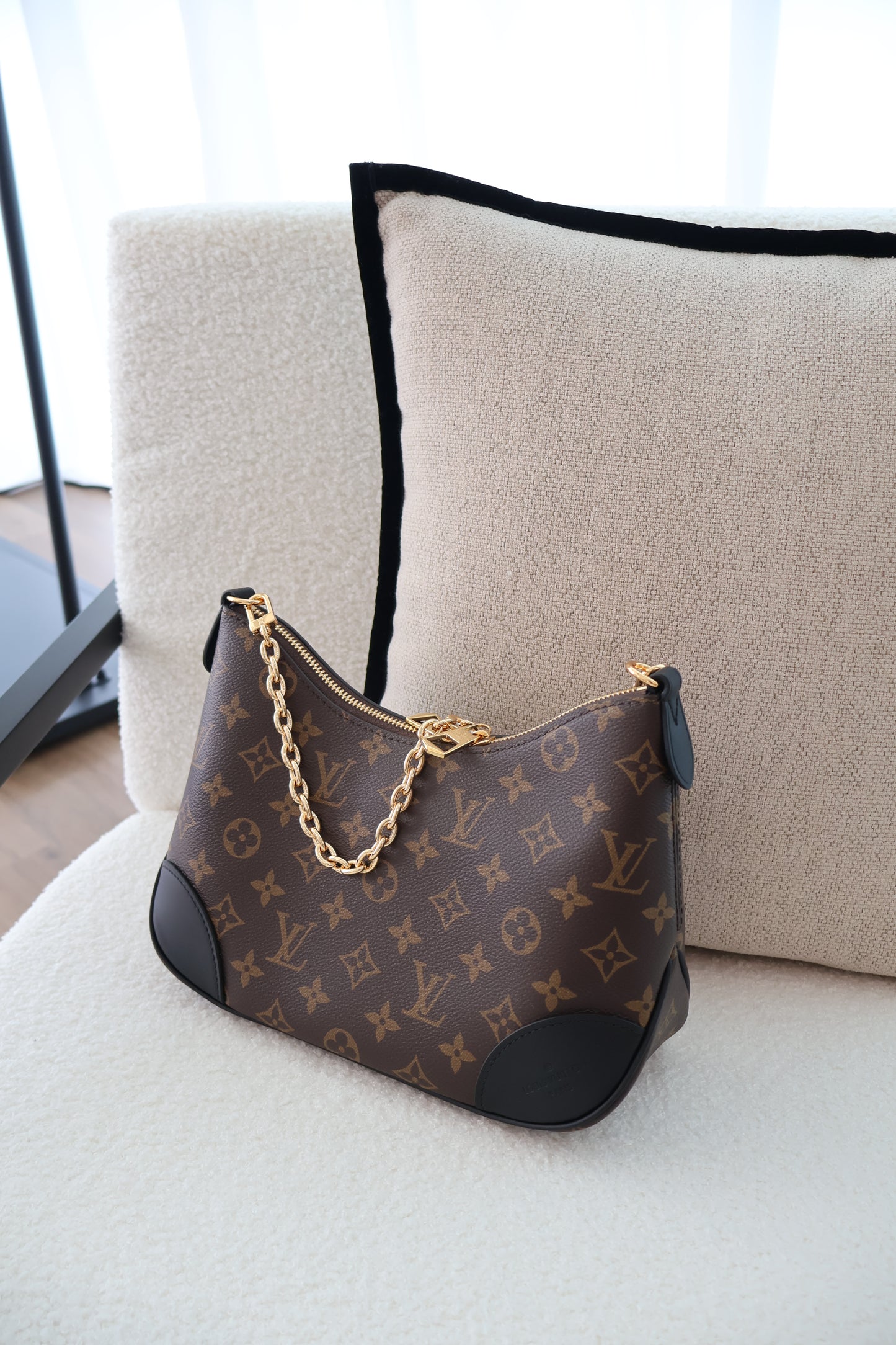 Louis Vuitton Bulogne (Whatsapp for Price & Grade)