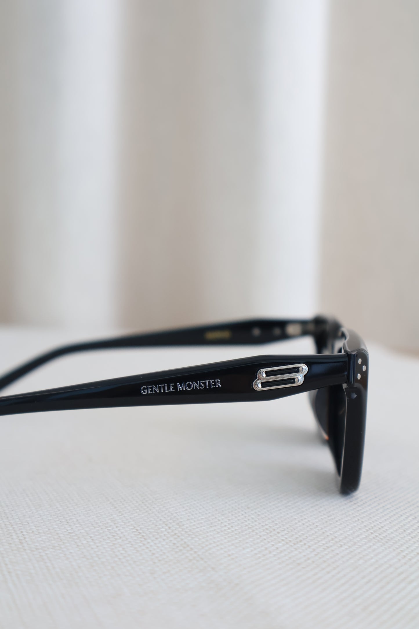 Gentle Monster Hovo 01 Sunglasses (Whatsapp for Price & Grade)