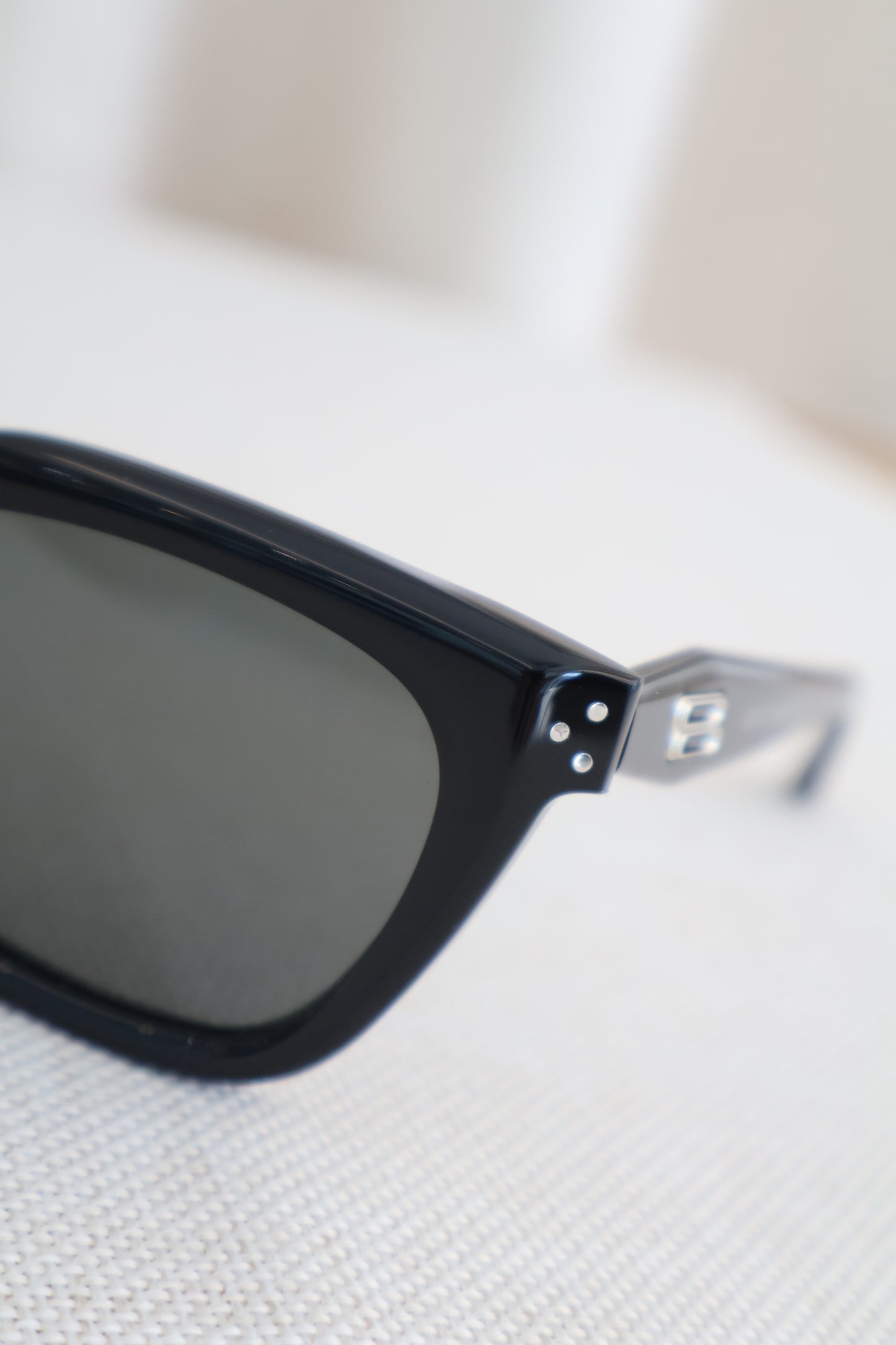 Gentle Monster Hovo 01 Sunglasses (Whatsapp for Price & Grade)