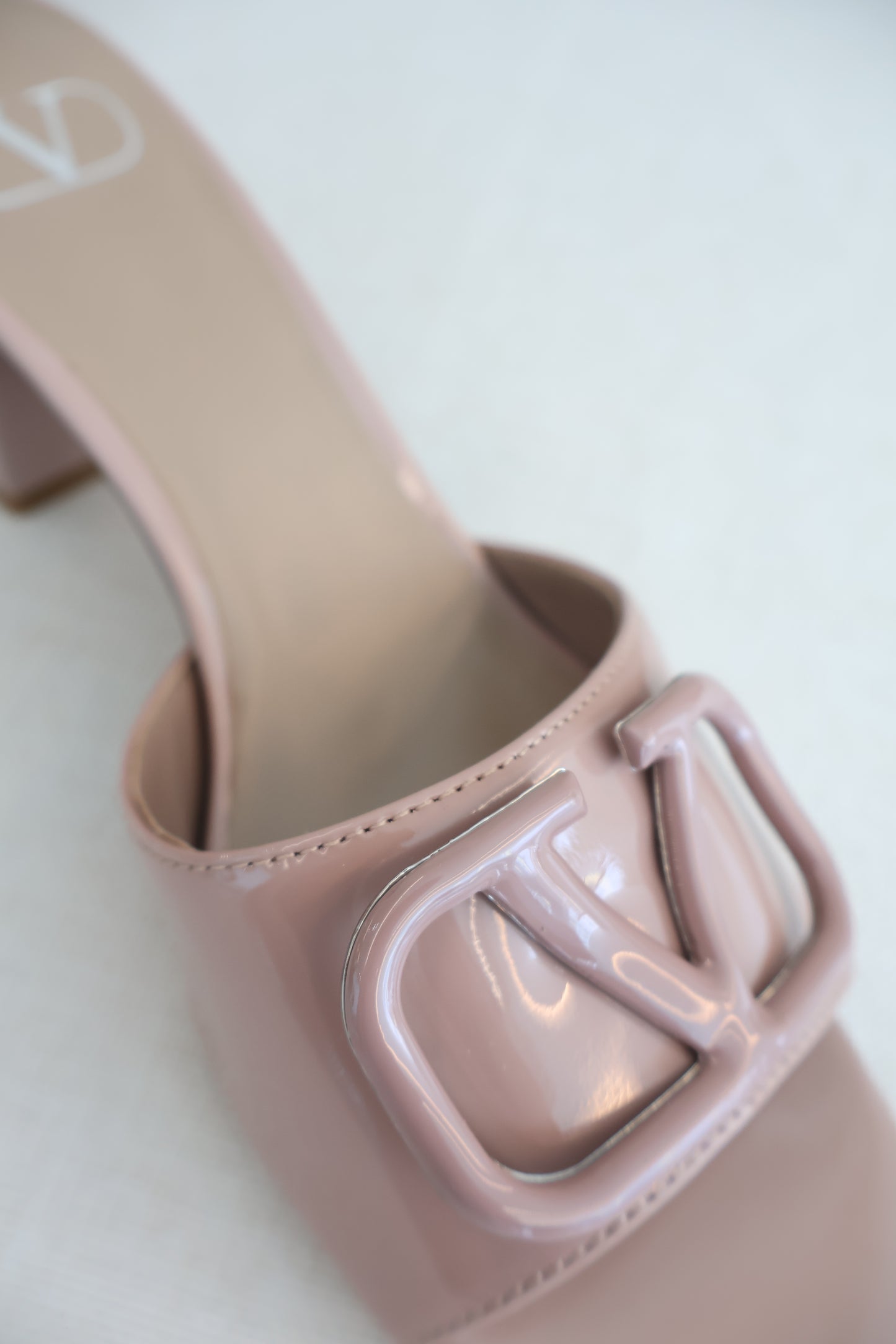 Valentino VLogo Signature Patent Leather Slides Sandal Nude (Whatsapp for Price & Grade)