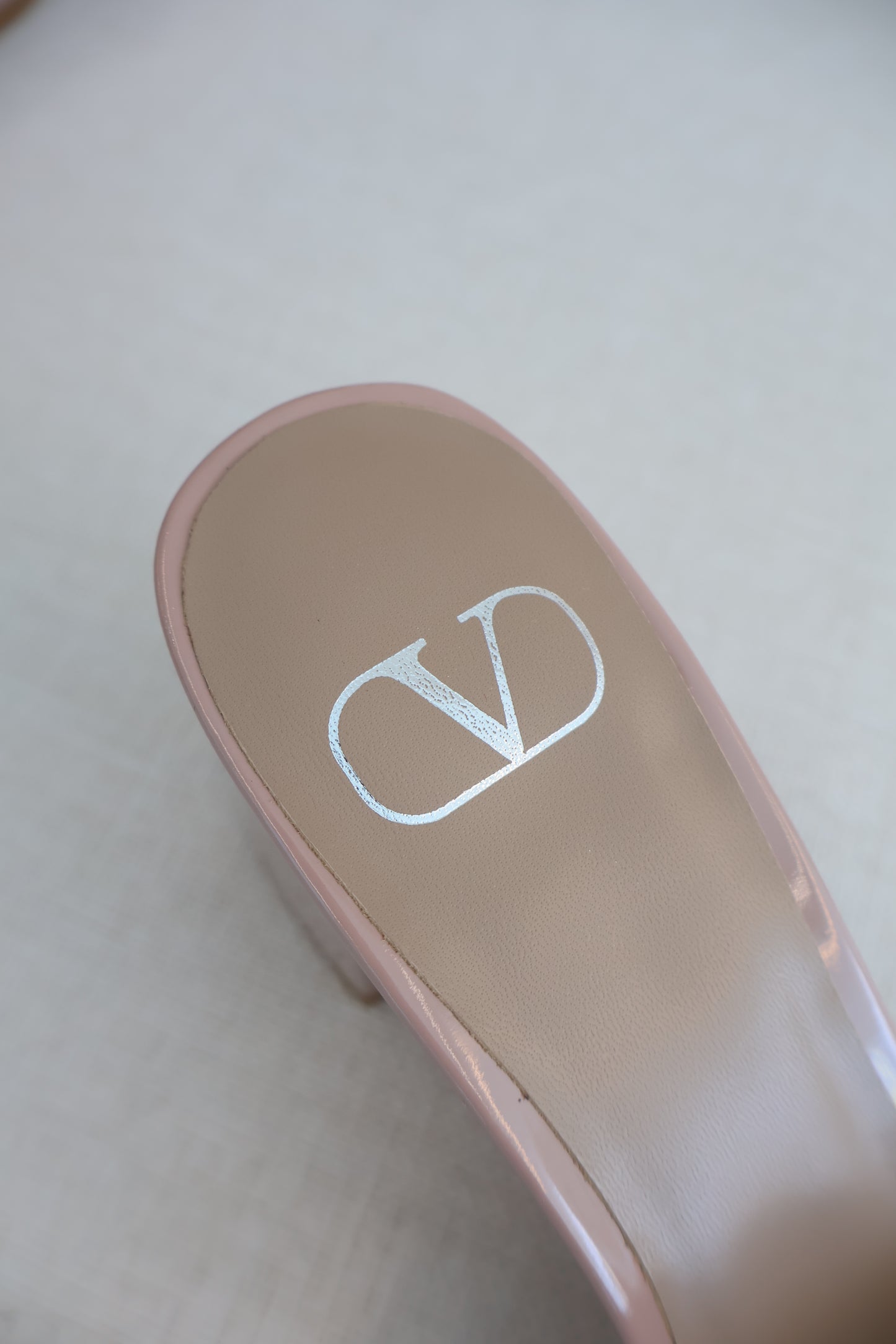 Valentino VLogo Signature Patent Leather Slides Sandal Nude (Whatsapp for Price & Grade)