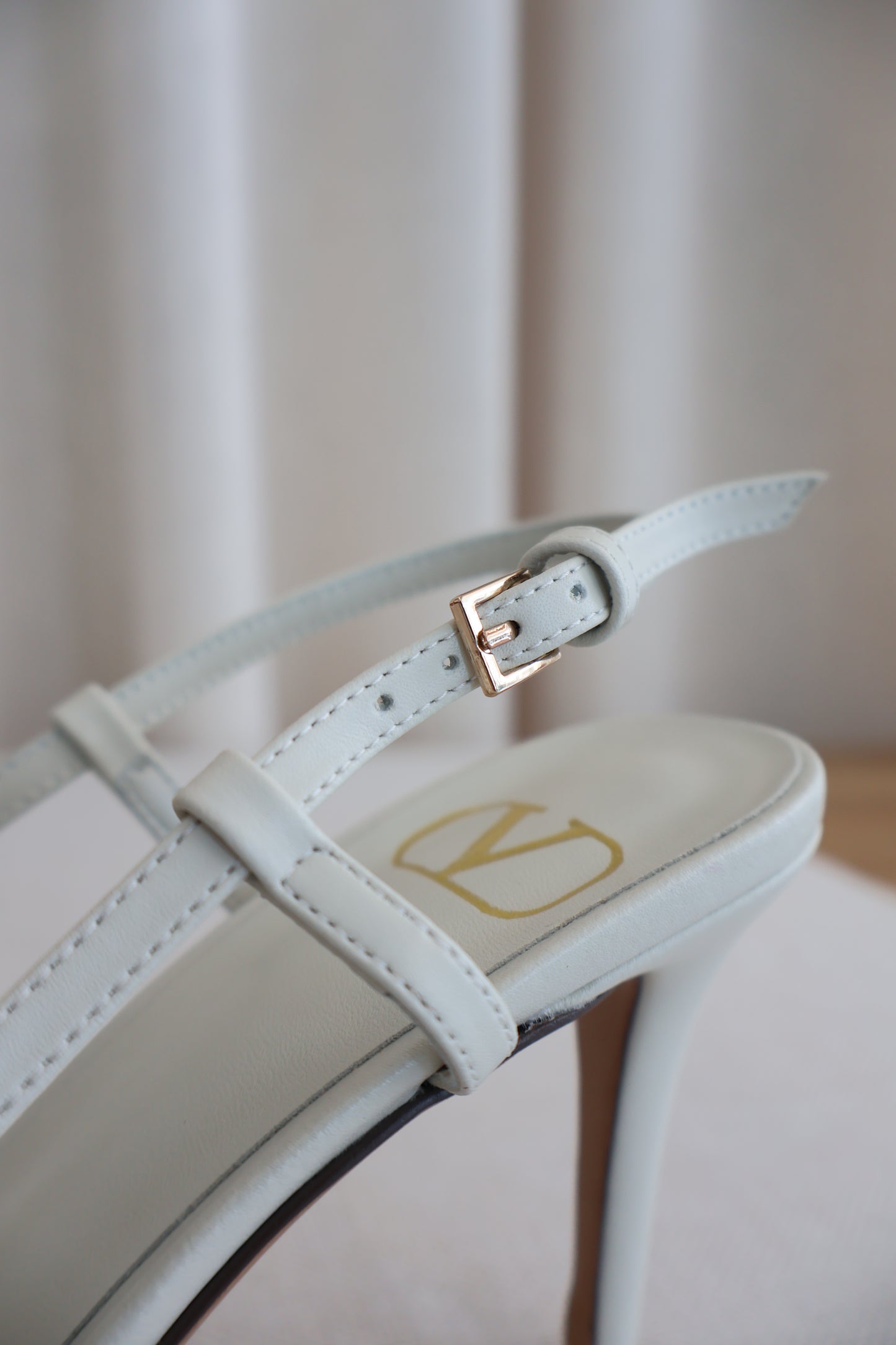 Valentino VLogo Signature Slingback Pump White x Glitter (Whatsapp for Price & Grade)