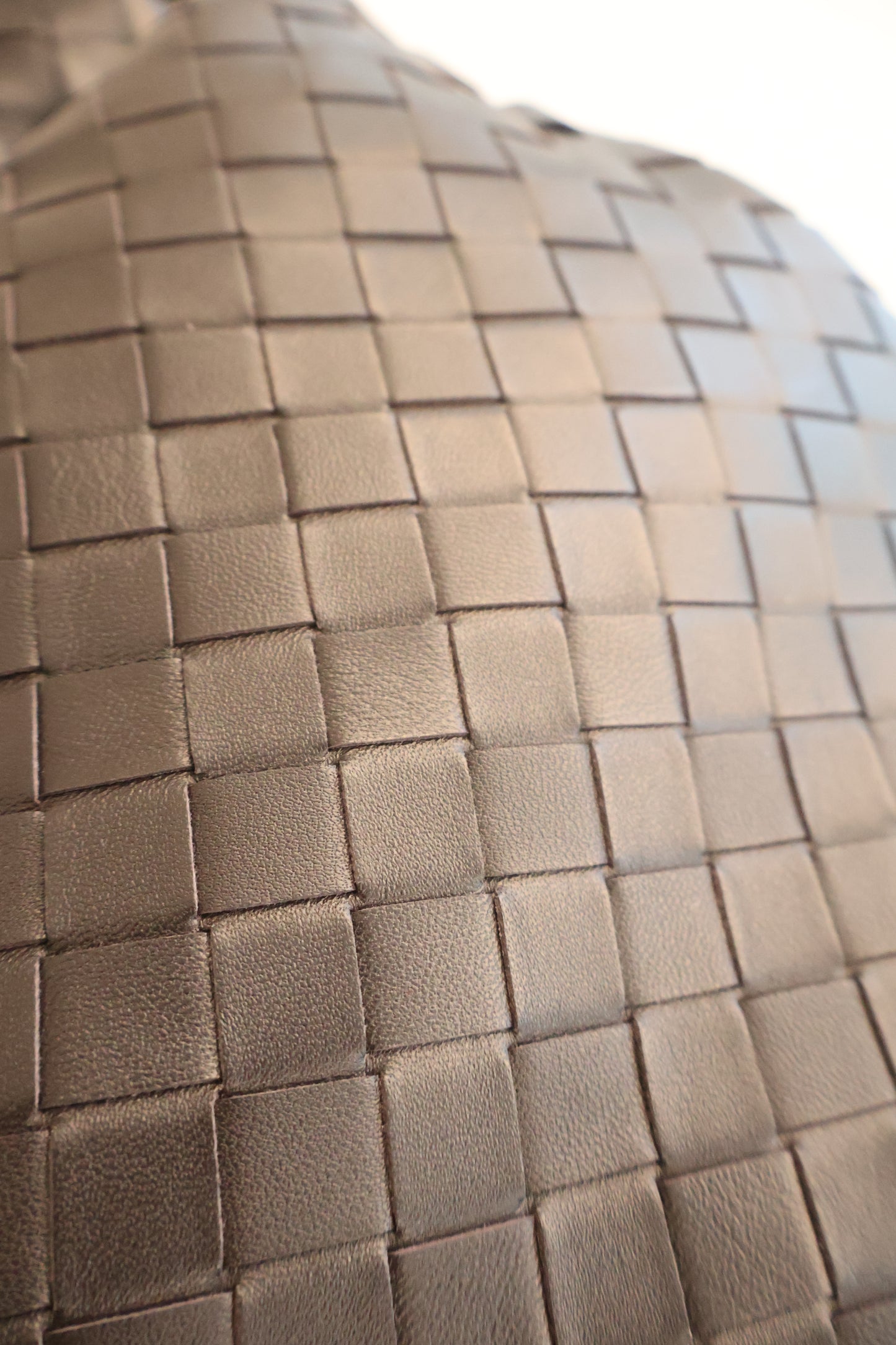 Bottega Teen Jodie Fondant (Whatsapp for Price & Grade)