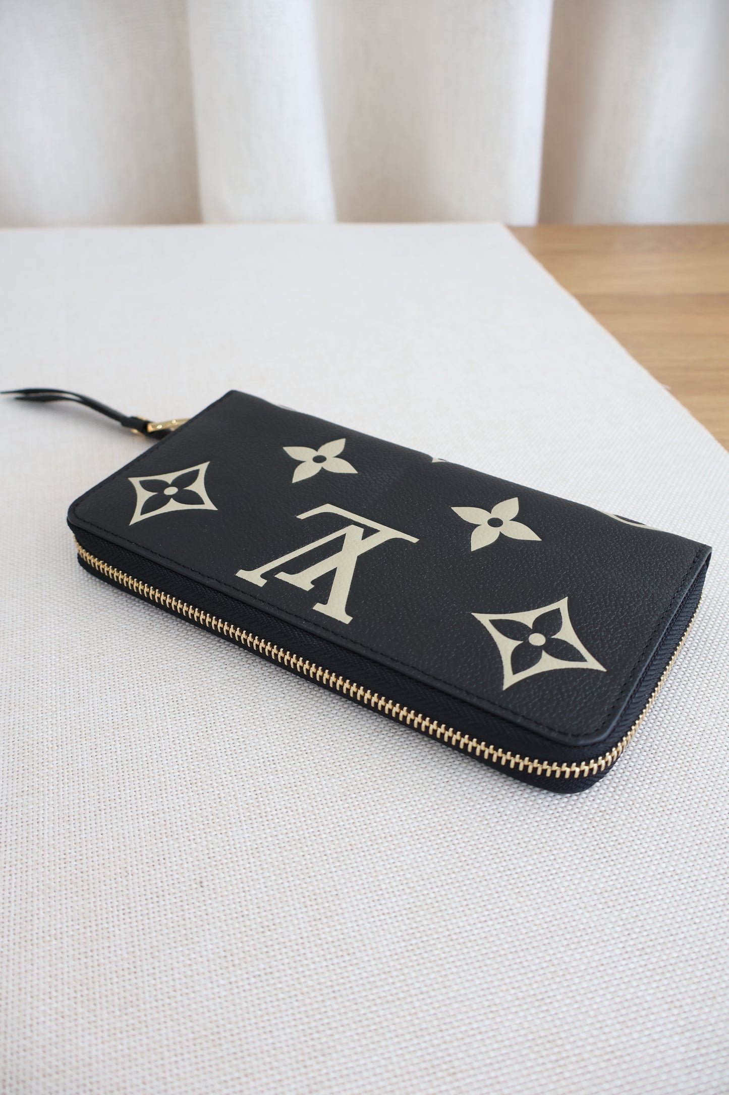 Louis Vuitton Bicolour Zippy Wallet Black x White (Whatsapp for Price & Grade)