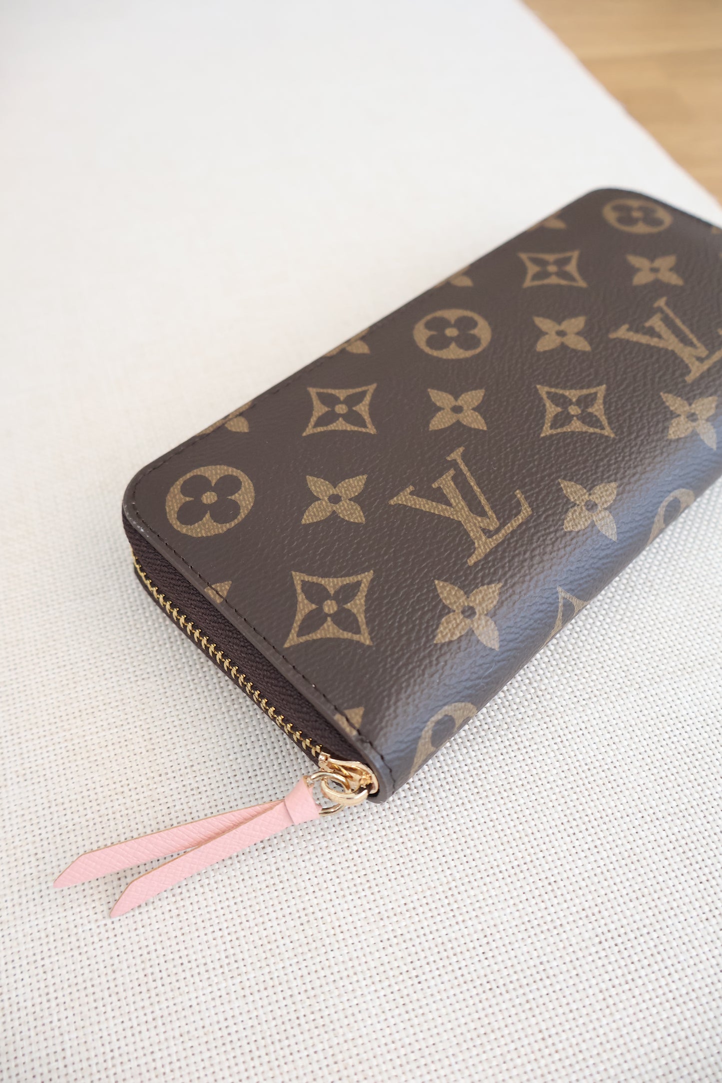 Louis Vuitton Zippy Wallet (Whatsapp for Price & Grade)