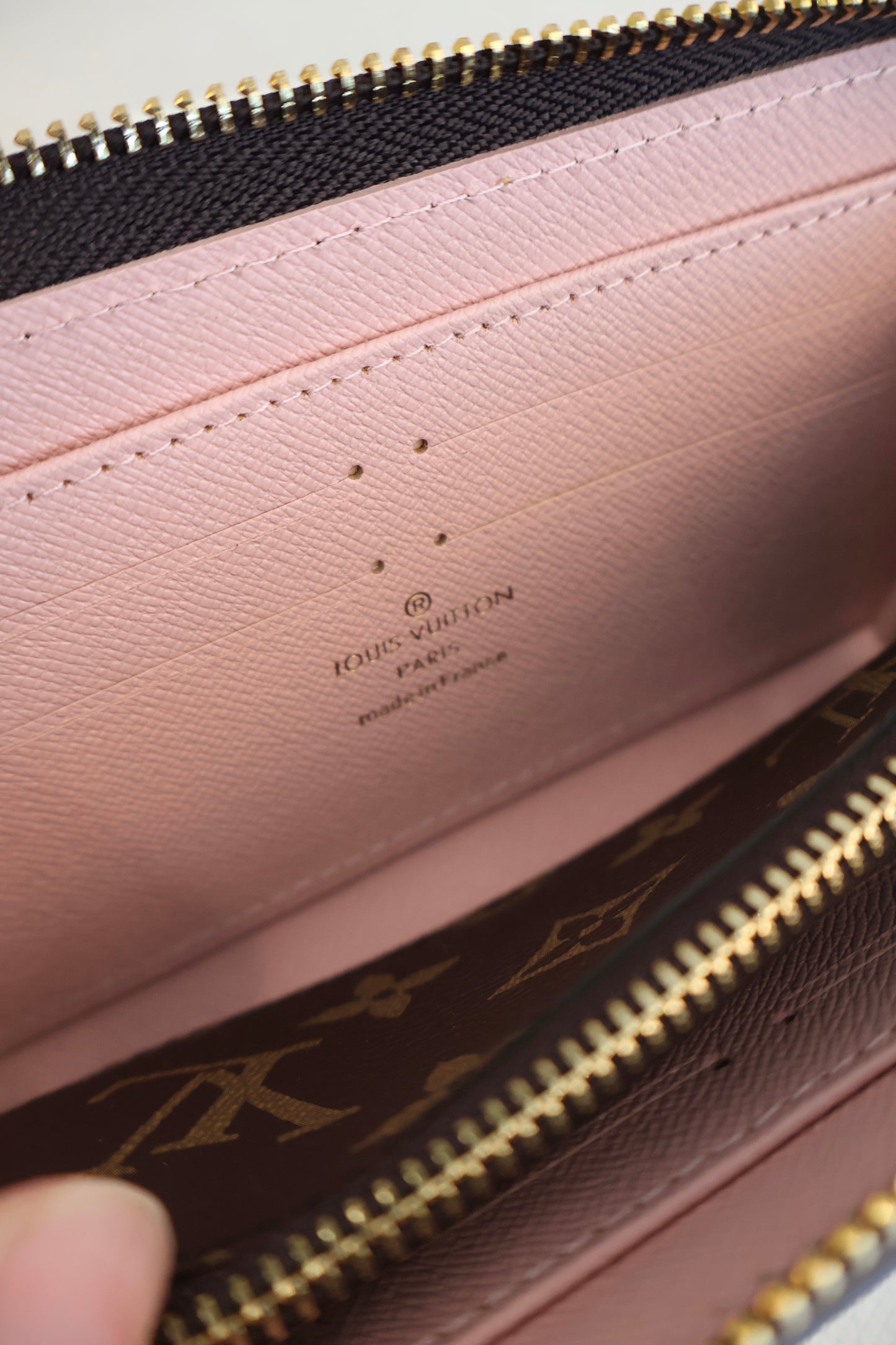 Louis Vuitton Zippy Wallet (Whatsapp for Price & Grade)