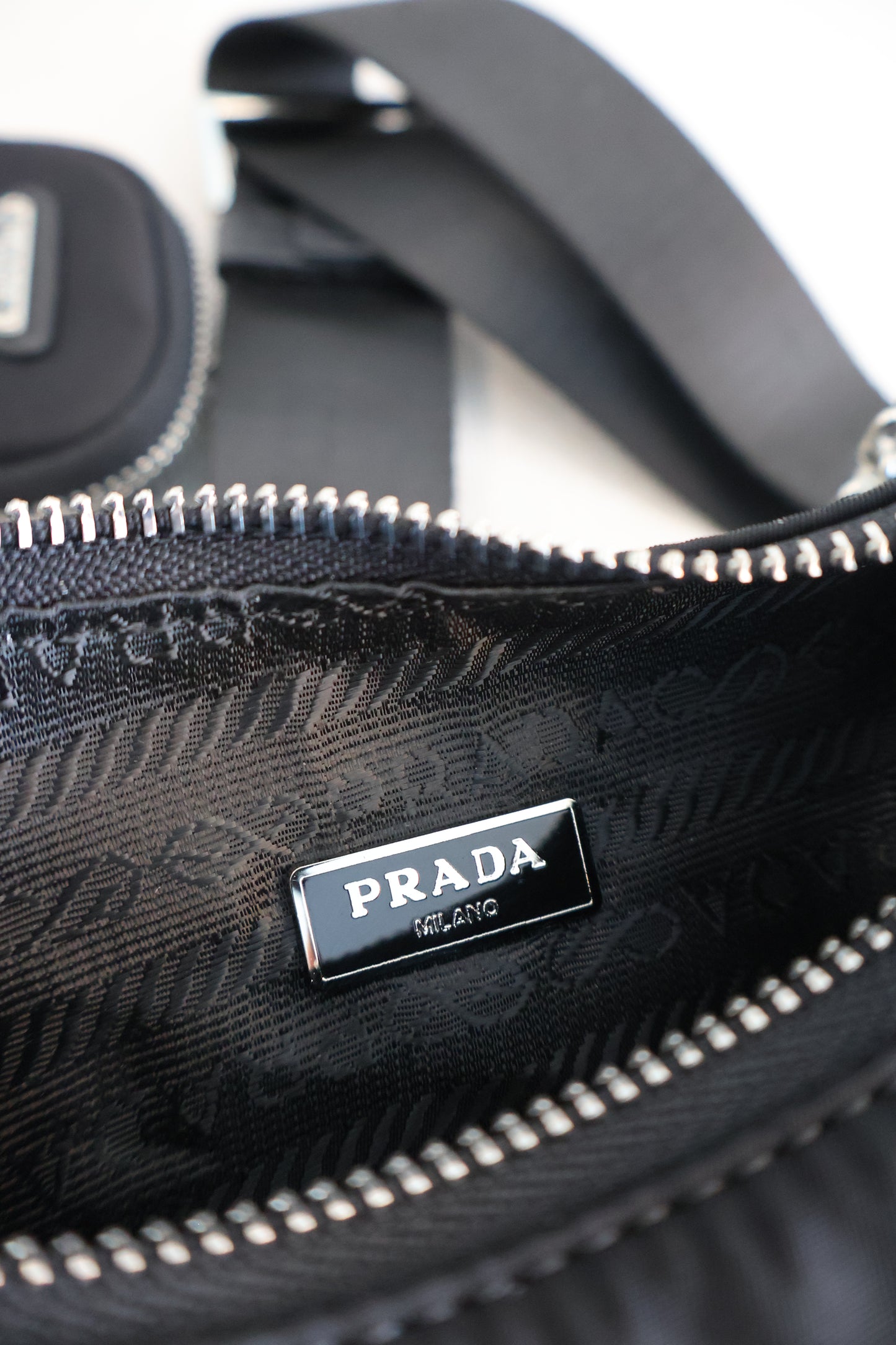 Prada Re-Edition 2005 Re-Nylon Shoulder bag Black (Whatsapp for Price & Grade)