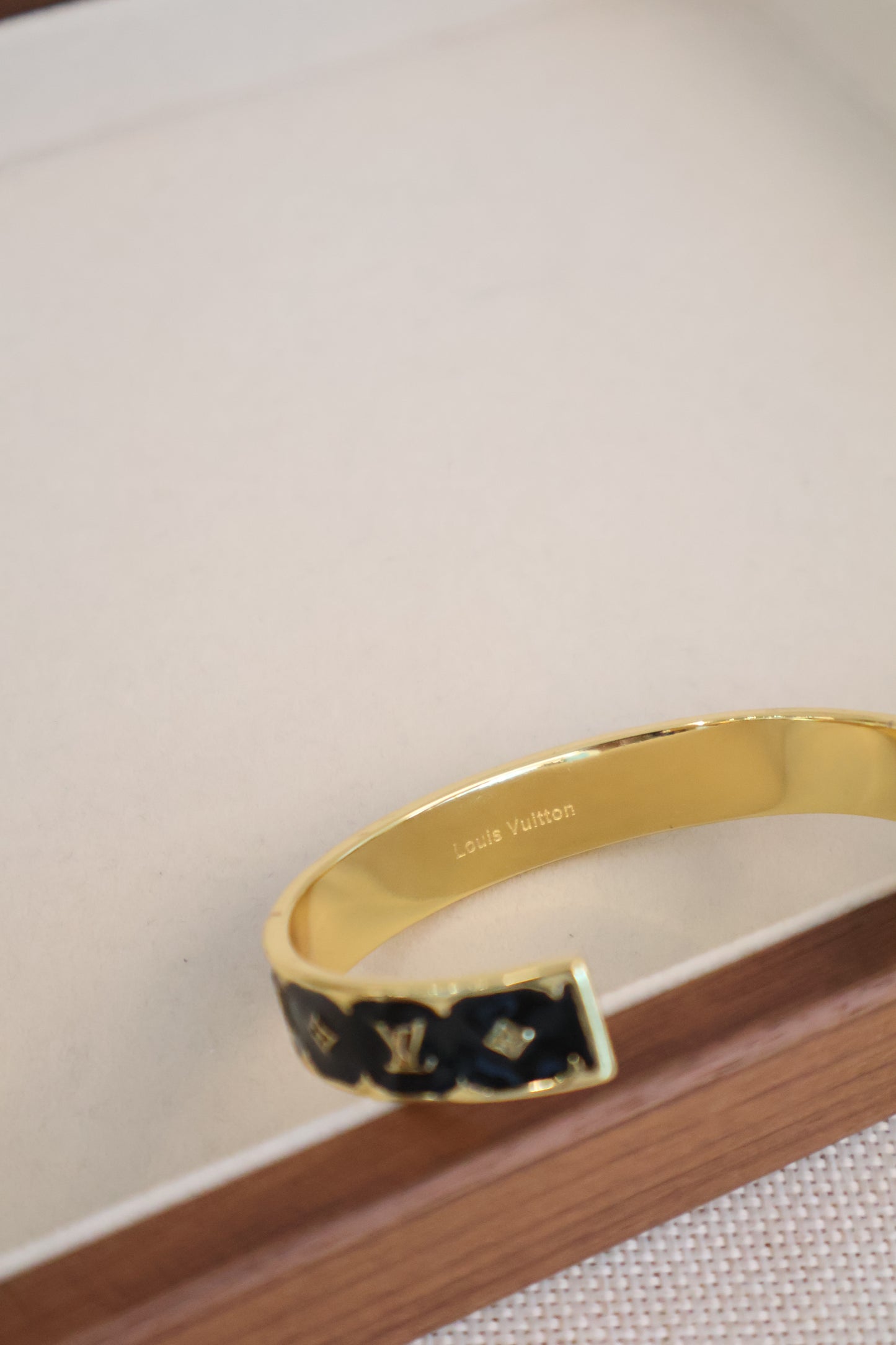 Louis Vuitton Nanogram Enamel / Bangle M1576M (Whatsapp for Price & Grade)