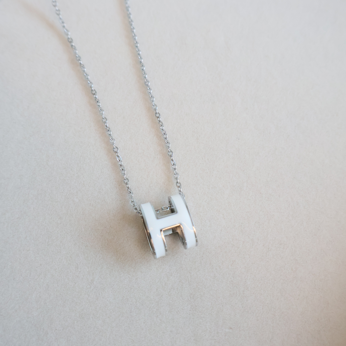 Hermes Necklace White x Silver (Whatsapp for Price & Grade)