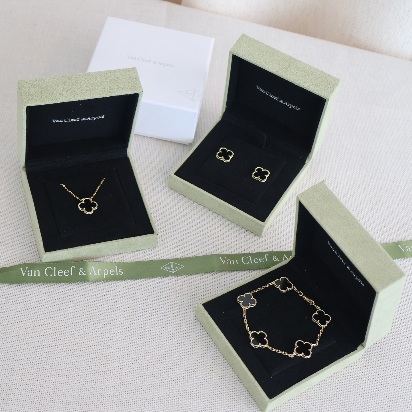 Van Cleef Black Colour Jewelry (Whatsapp for Price & Grade)