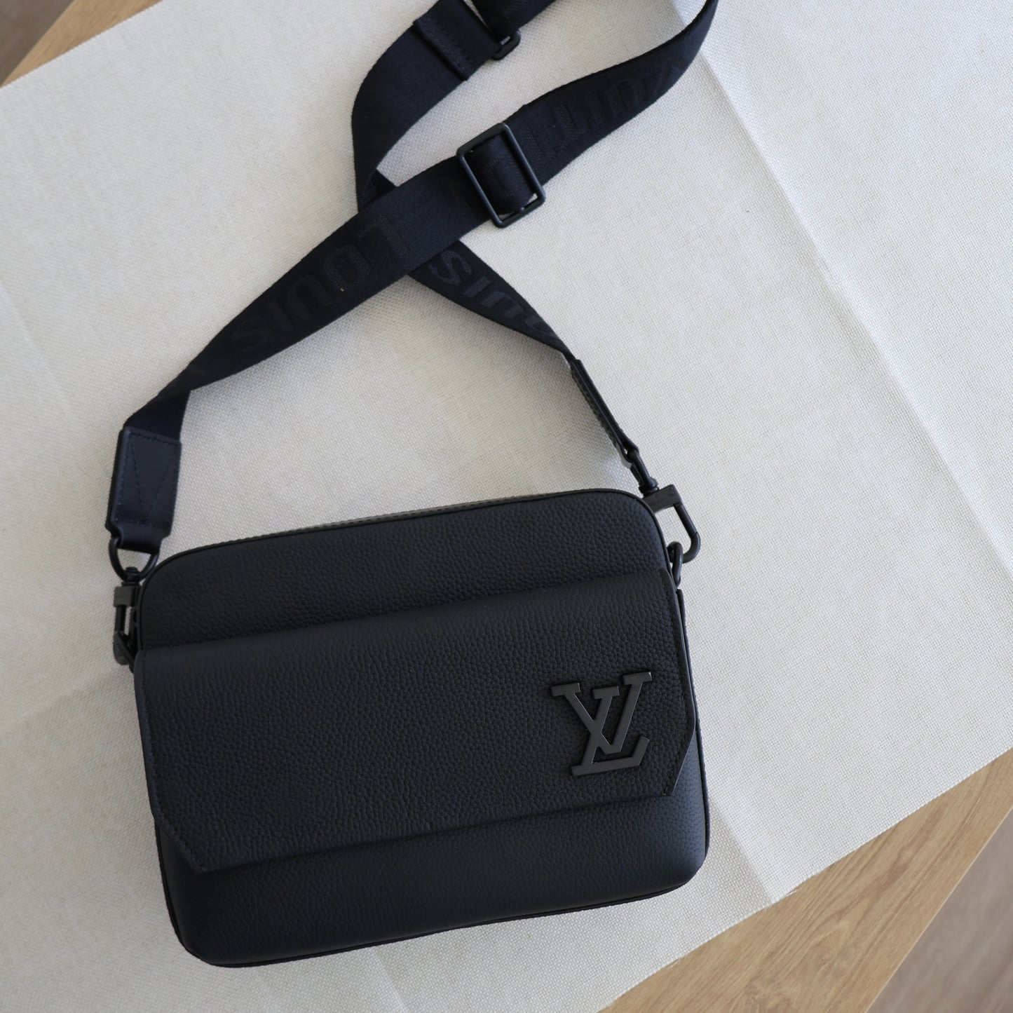 Louis Vuitton Fastline Messenger Bag Men's (Whatsapp for Price & Grade)