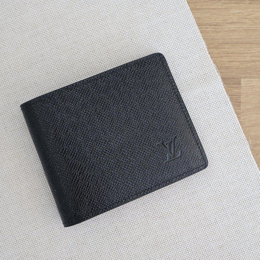 Louis Vuitton Men's Wallet Black (Whatsapp for Price & Grade)