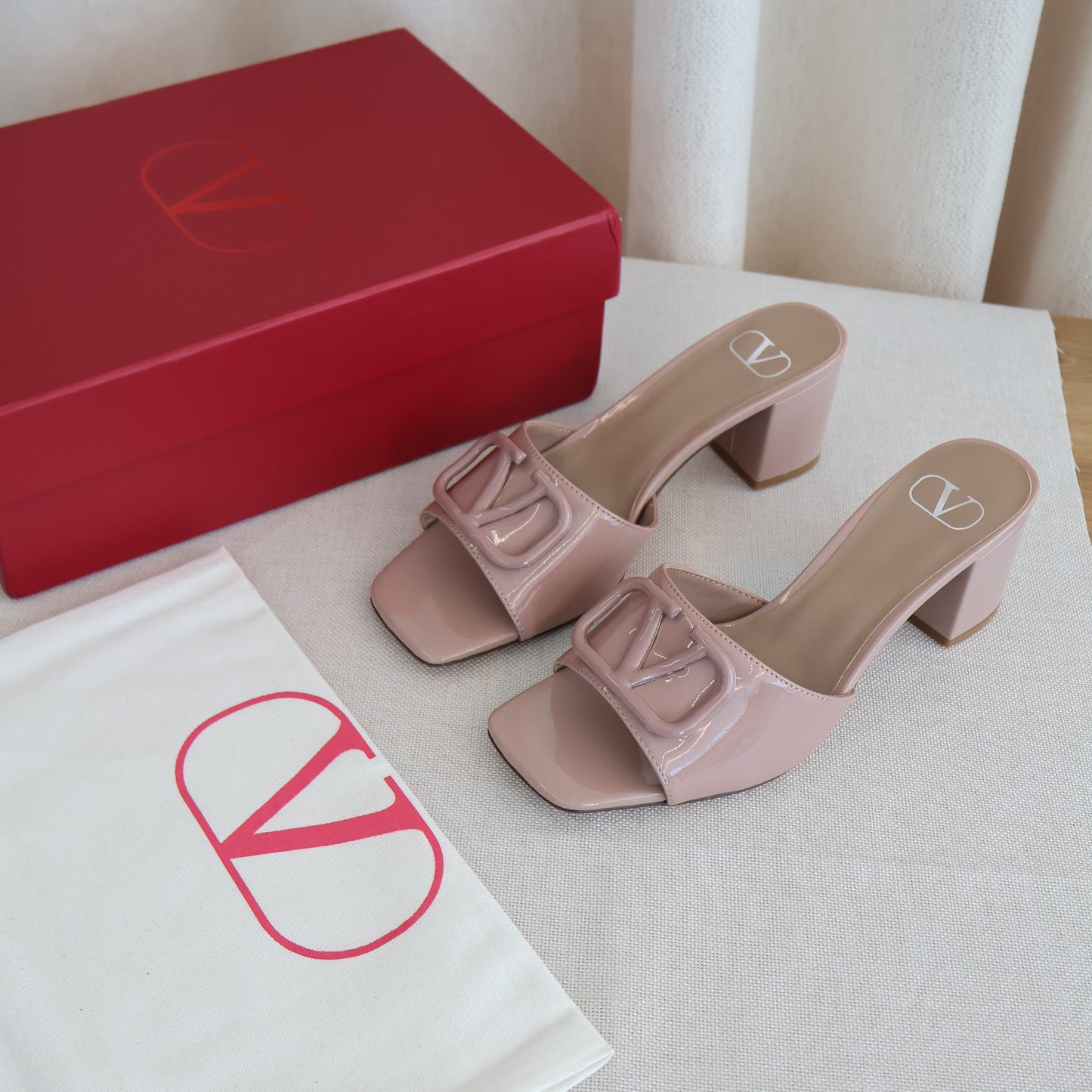 Valentino VLogo Signature Patent Leather Slides Sandal Nude (Whatsapp for Price & Grade)