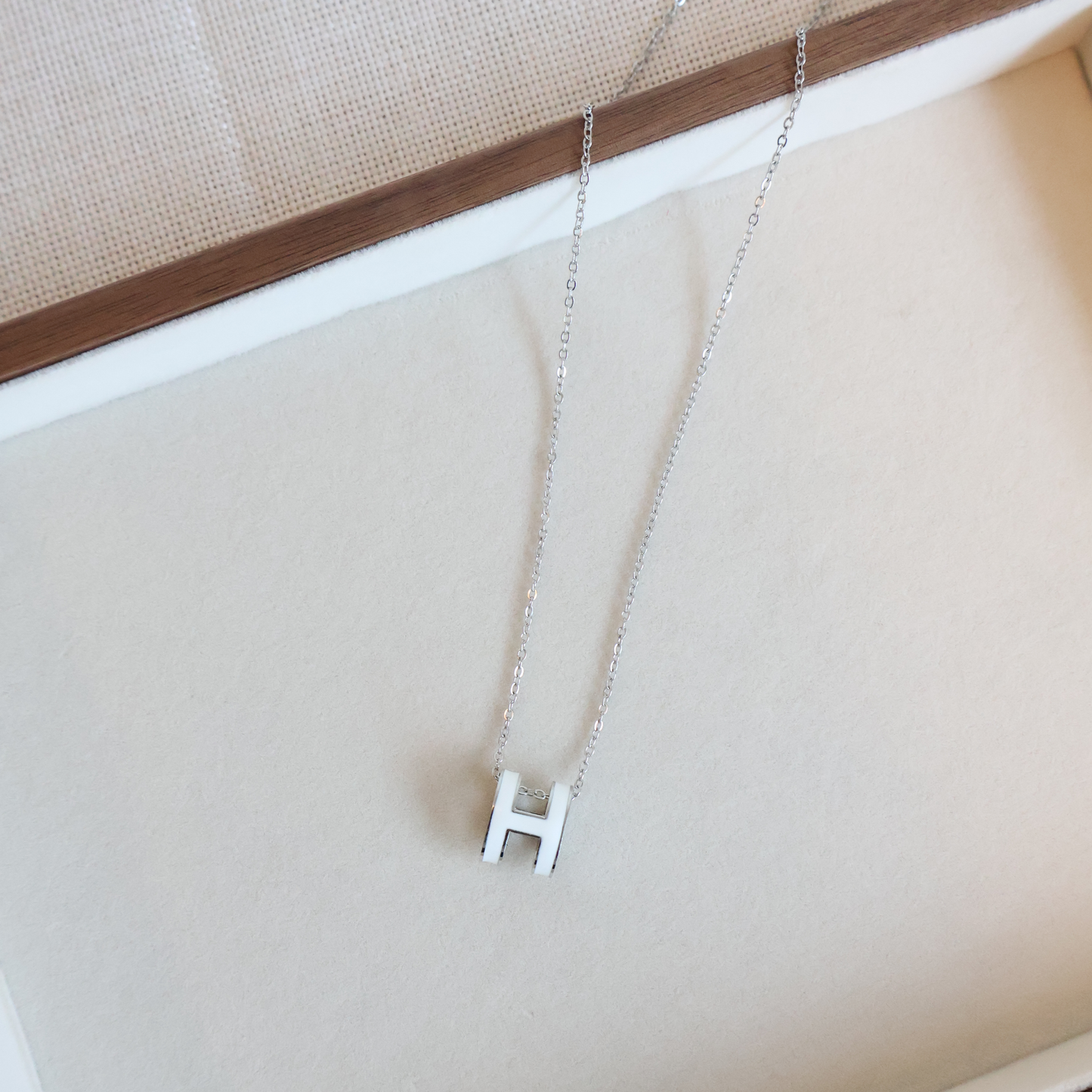 Hermes Necklace White x Silver (Whatsapp for Price & Grade)