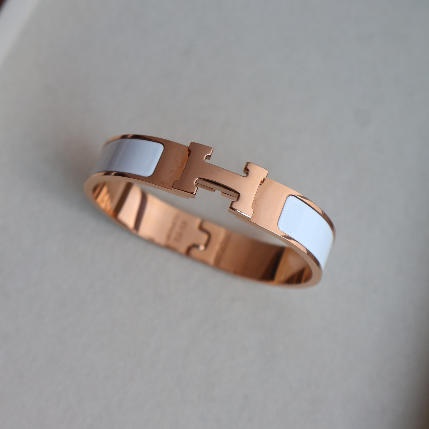 Hermes Bangle Rose Gold x White (Whatsapp for Price & Grade)