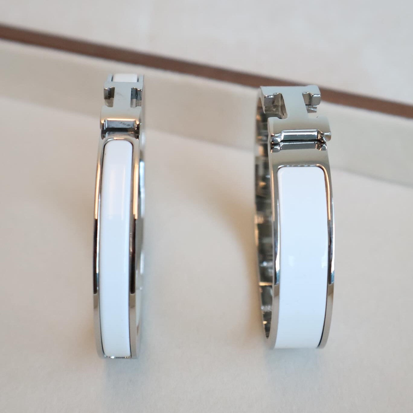 Hermes Bangle White x Silver (Whatsapp for Price & Grade)