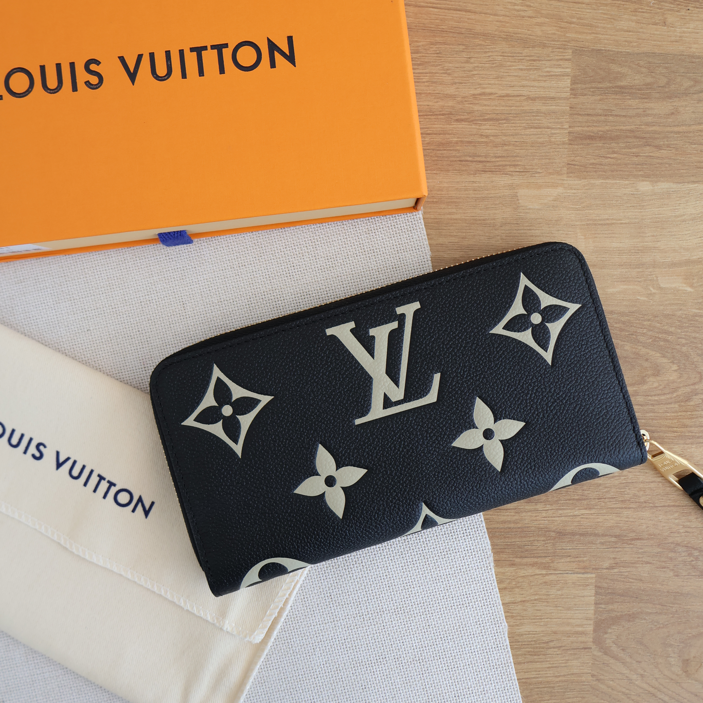 Louis Vuitton Bicolour Zippy Wallet Black x White (Whatsapp for Price & Grade)